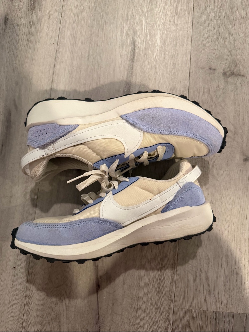 Nike Women's waffle debut sneakers